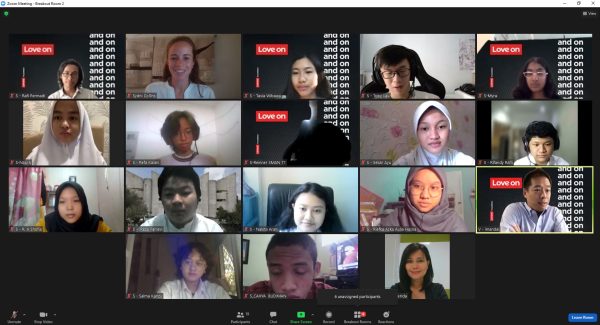 Employees around the world mentored students through an innovation challenge through a project partnership with Junior Achievement Worldwide. Shown here: Lenovo employees in a live ideation session with Junior Achievement program participants in Indonesia.