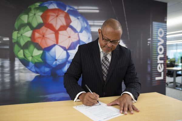 Calvin Crosslin, Chief Diversity Officer, Lenovo signs the Declaration of Amsterdam