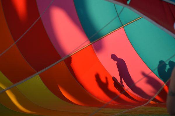 Lenovo brand image - hot air balloon with people's shadows