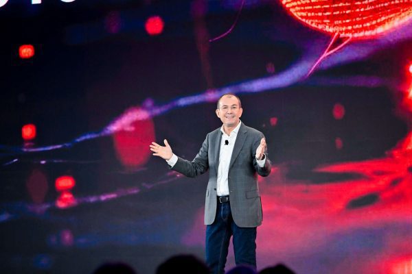 Luca Rossi on stage at Tech World Shanghai